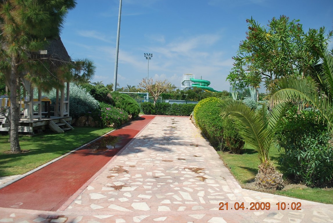 imagini hotel TITANIC LARA